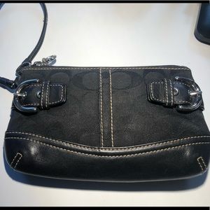 Coach wristlet black